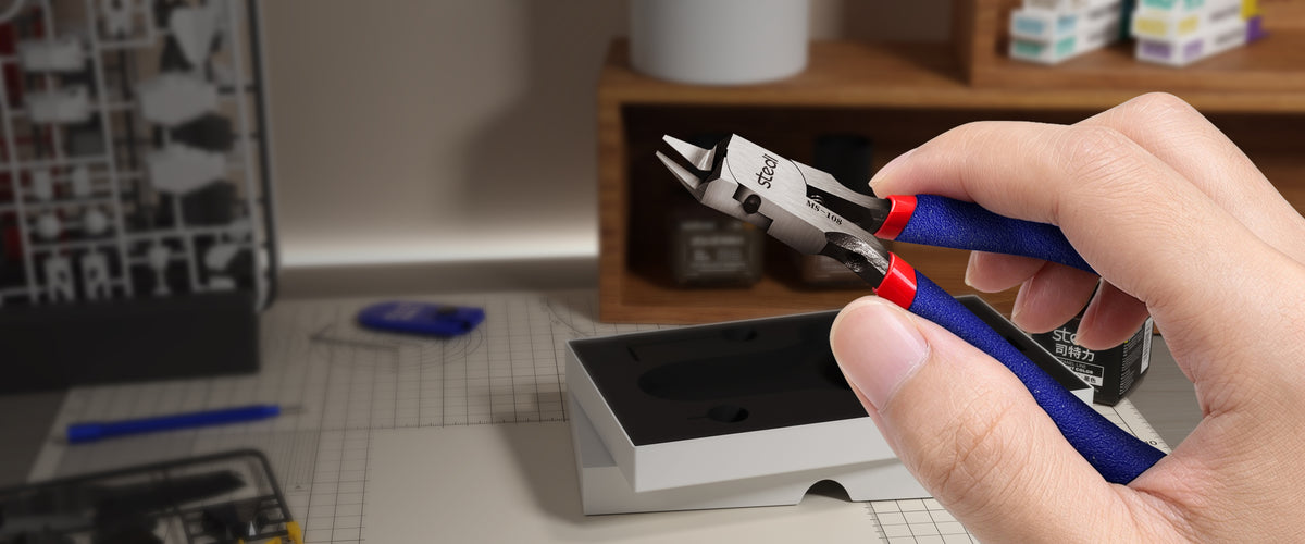 STEDI MS-108 single-blade model nippers featured in a plastic model building workspace